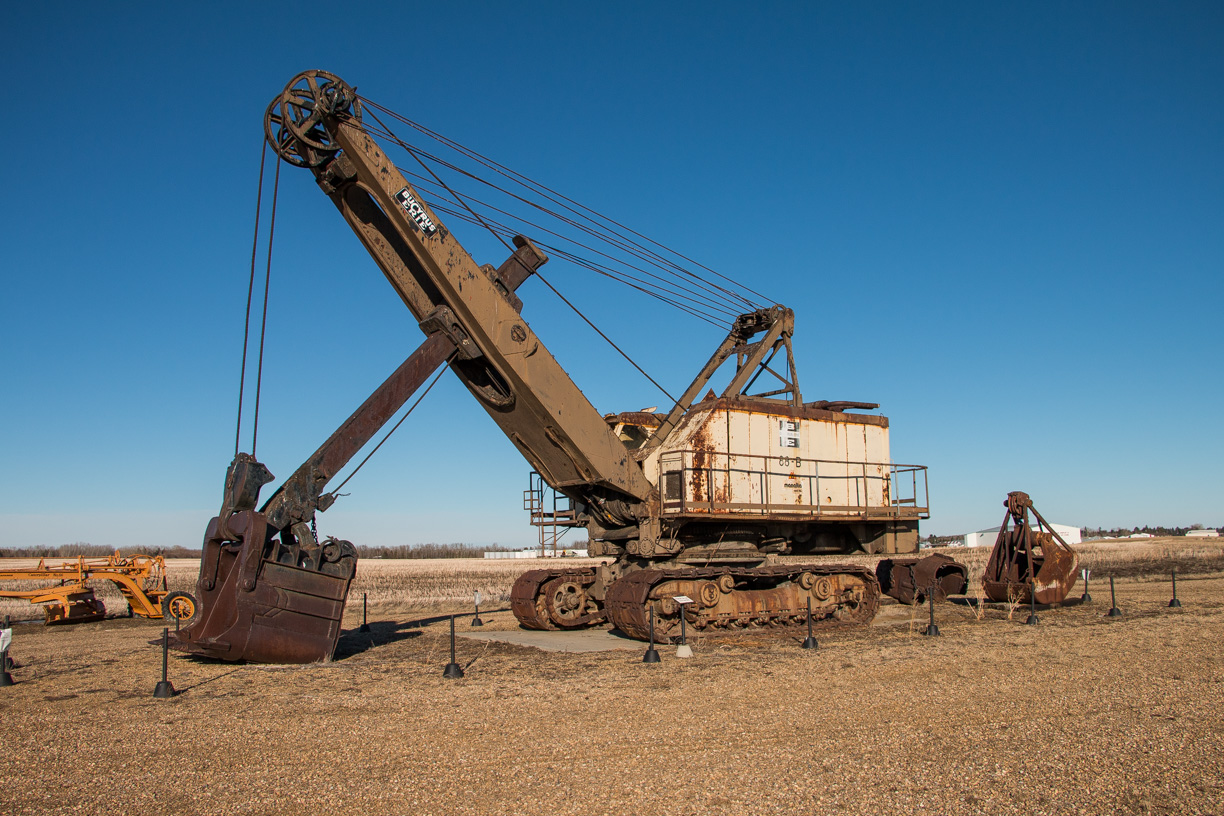 Драглайн экскаватор. Caterpillar Драглайн Cat 8750. Bucyrus 8200 экскаватор-Драглайн. Драглайна Cat 8200.. Экскаватор шагающий Caterpillar 8750.