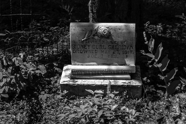 Headstone Ainsworth Cemetery