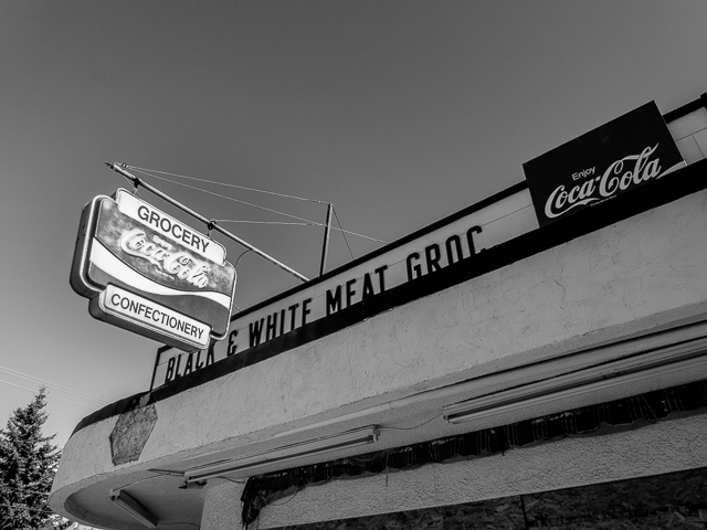 Black & White Grocery